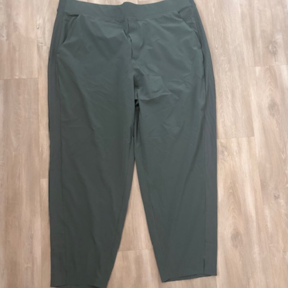 Athleta Brooklyn Mid Rise Ankle Pant Green size 20